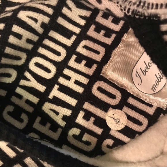 ✨Special Edition Rare✨2 in 1 Manifesto Fuzzy Hood - Picture 6 of 8